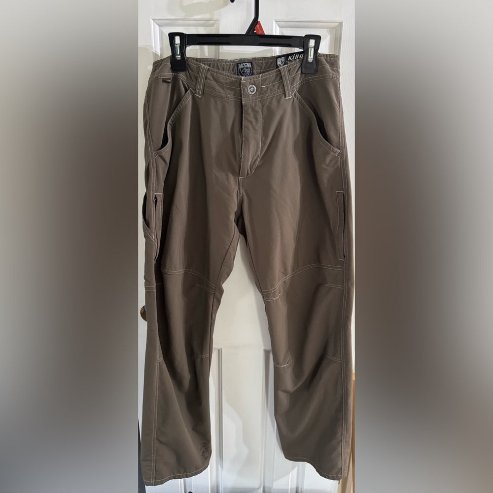 Kuhl Brown Cargo Pants with Relaxed Fit and Articulated Knees